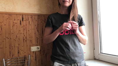 Nwanna nyeere nwanna nwaanyị aka ka o zuru ike tupu ụbọchị mbụ ahụ eruo. Russian Amateur na-ekwu okwu
